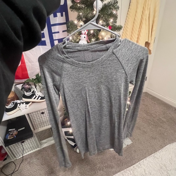 Lulu tech, don’t wear lulu anymore :) - Picture 4 of 5